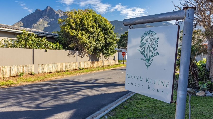 7 Bedroom Property for Sale in Kleinmond Western Cape
